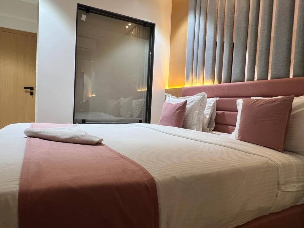 סוראט Hotel Cozzy Palace מראה חיצוני תמונה