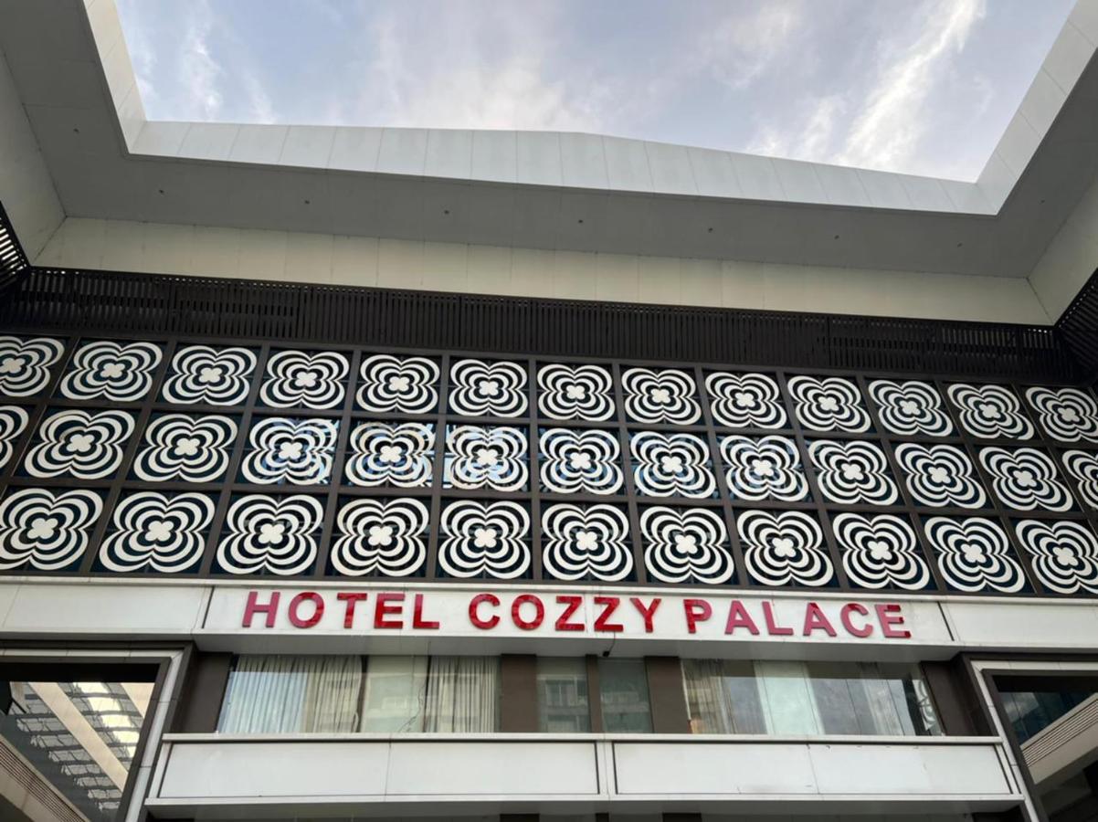 סוראט Hotel Cozzy Palace מראה חיצוני תמונה