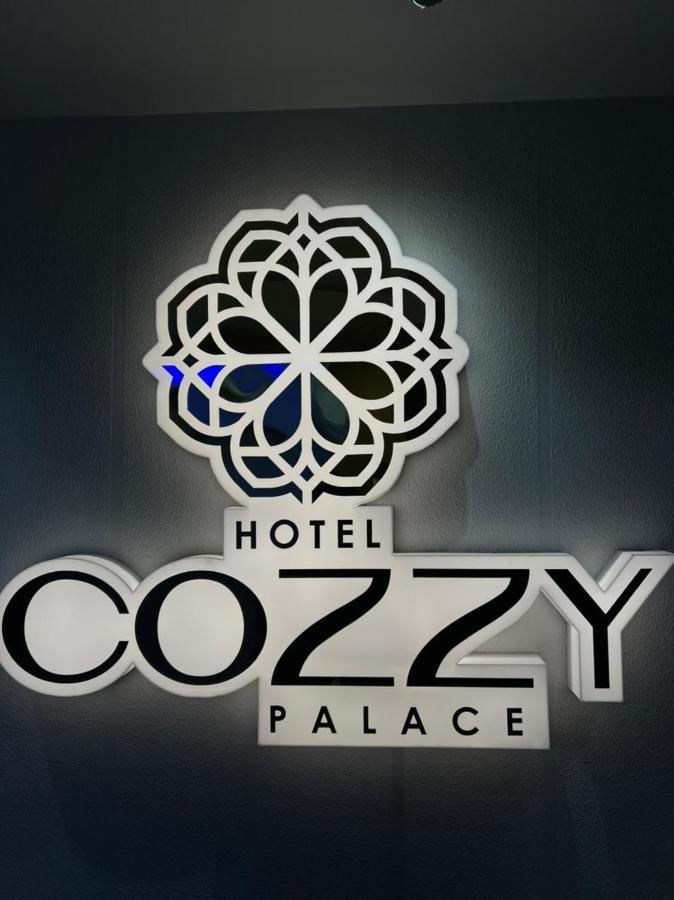 סוראט Hotel Cozzy Palace מראה חיצוני תמונה