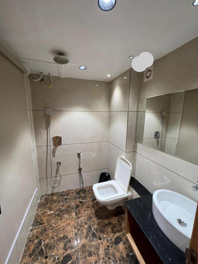 סוראט Hotel Cozzy Palace מראה חיצוני תמונה